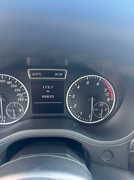 Mercedes-Benz B180 8 of 8