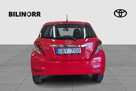 Toyota Yaris 4 of 5