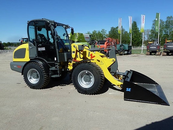 Wacker Neuson WL52 4 of 5