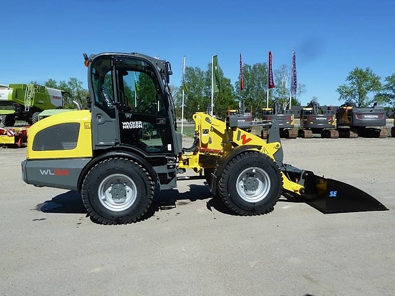 Wacker Neuson WL52 3 of 5