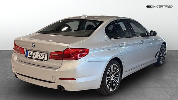BMW 520 2 of 5