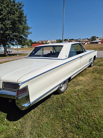 Chrysler 300 3 of 5