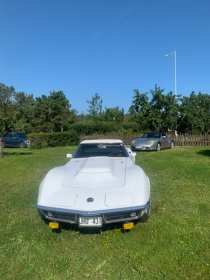 Chevrolet Corvette 3 of 5