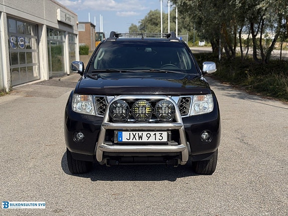 Nissan Navara 2 of 5