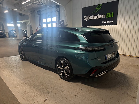 Peugeot 308 SW 3 of 5
