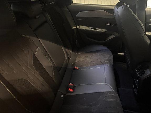 Peugeot 308 SW 11 of 19