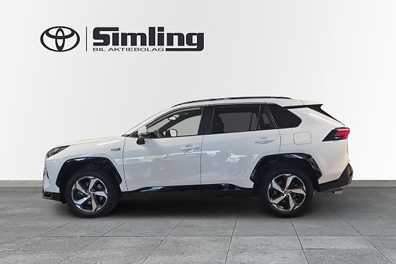 Toyota RAV4 Plug-in Hybrid 4 of 5