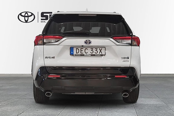 Toyota RAV4 Plug-in Hybrid 5 of 5