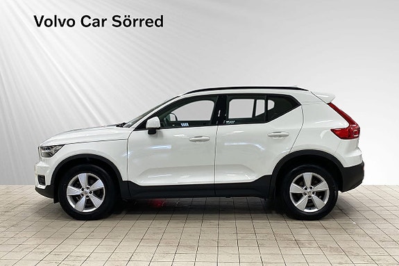 Volvo XC40 3 of 5