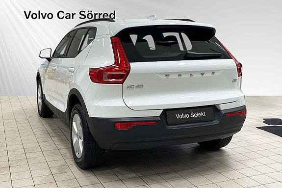 Volvo XC40 4 of 5