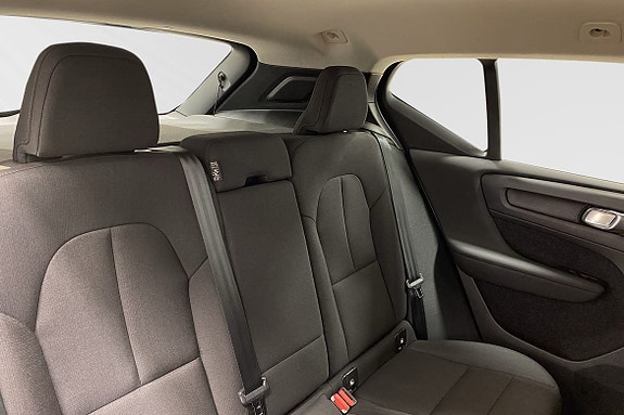 Volvo XC40 11 of 15