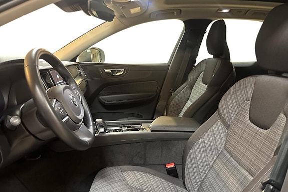 Volvo XC60 8 of 14