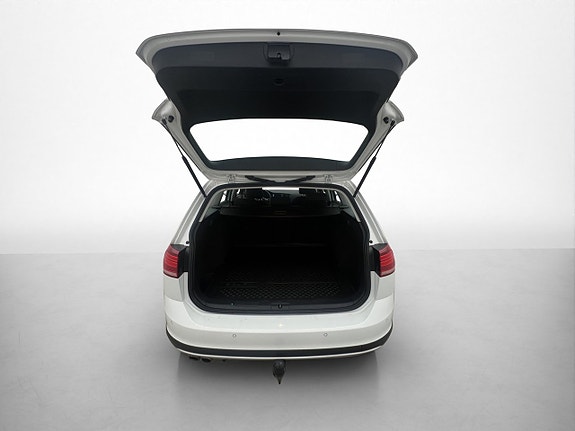 Volkswagen Golf Alltrack 9 of 28