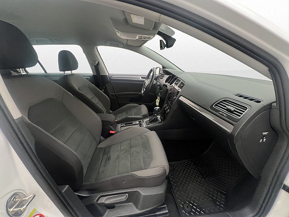 Volkswagen Golf Alltrack 10 of 28