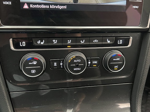 Volkswagen Golf Alltrack 20 of 28
