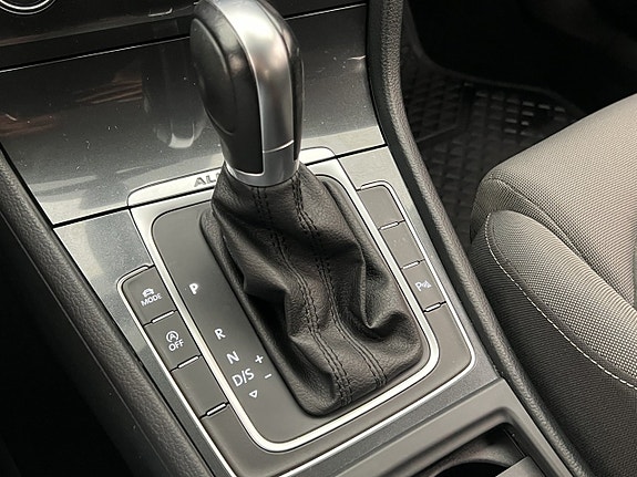 Volkswagen Golf Alltrack 21 of 28