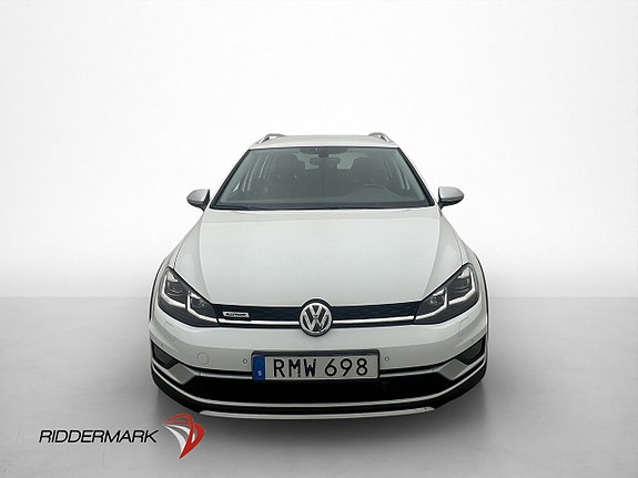 Volkswagen Golf Alltrack 2 of 28