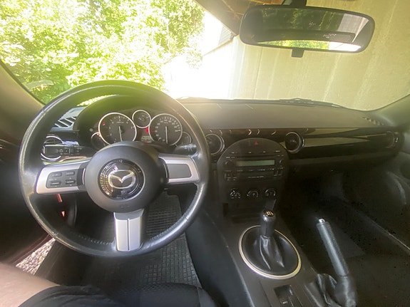 Mazda MX-5 3 of 5