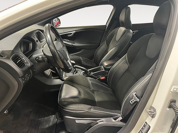 Volvo V40 9 of 19