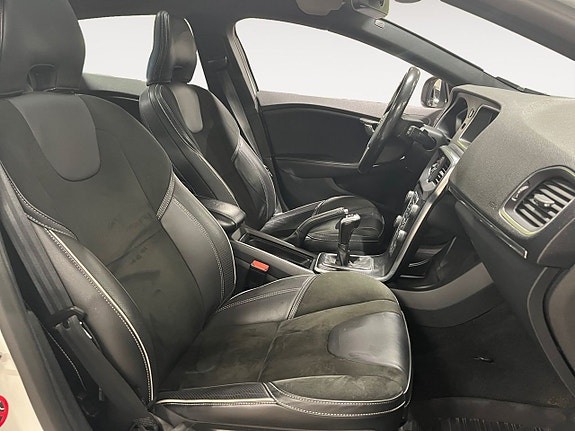Volvo V40 14 of 19