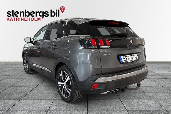 Peugeot 3008 2 of 5