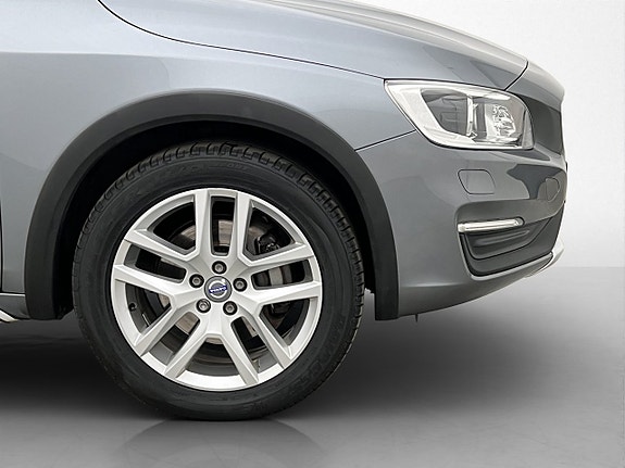 Volvo V60 Cross Country 28 of 28