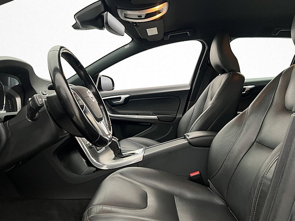 Volvo V60 Cross Country 12 of 28