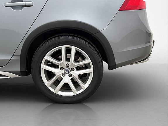 Volvo V60 Cross Country 26 of 28