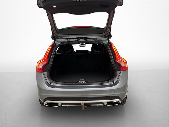 Volvo V60 Cross Country 8 of 28