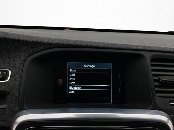 Volvo V60 Cross Country 19 of 28