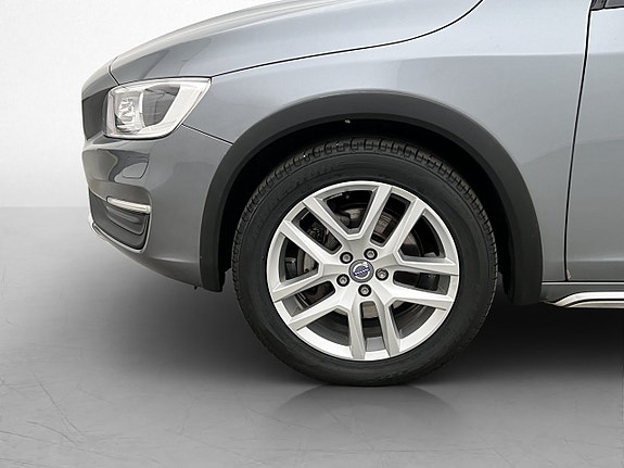 Volvo V60 Cross Country 25 of 28
