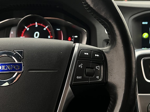 Volvo V60 Cross Country 18 of 28