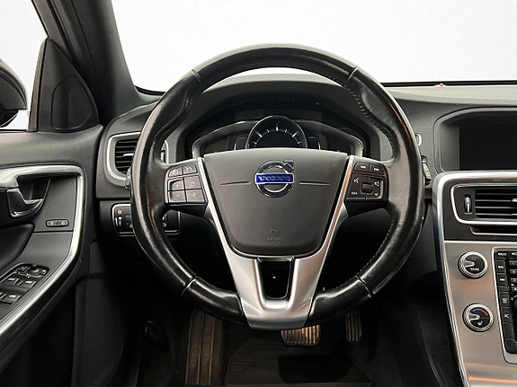 Volvo V60 Cross Country 11 of 28