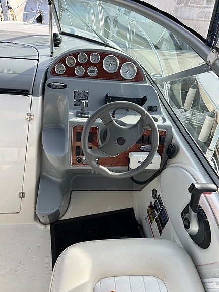 Bayliner Cierra 245 med bogpropeller 4 of 5