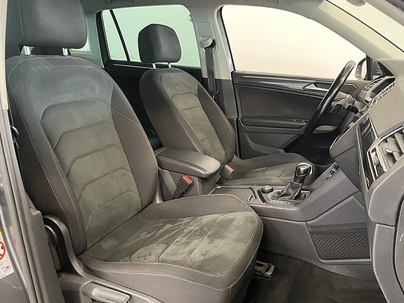 Volkswagen Tiguan 15 of 23