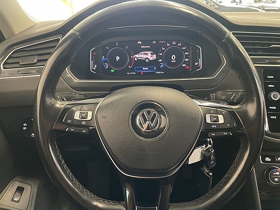Volkswagen Tiguan 12 of 23