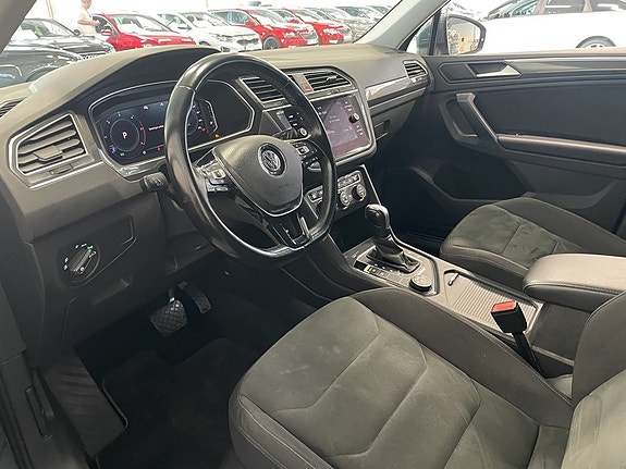 Volkswagen Tiguan 13 of 23