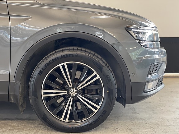 Volkswagen Tiguan 5 of 23
