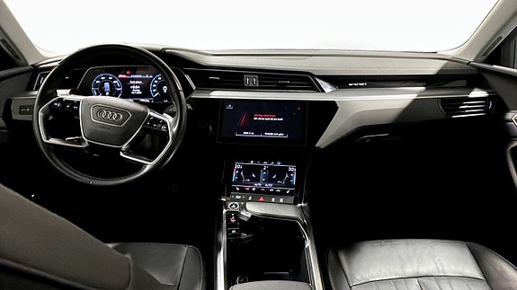 Audi Q8 e-tron 10 of 14