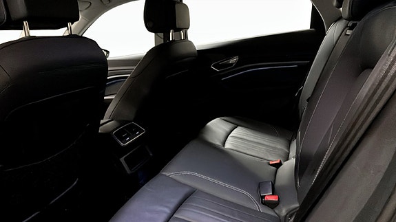 Audi Q8 e-tron 12 of 14