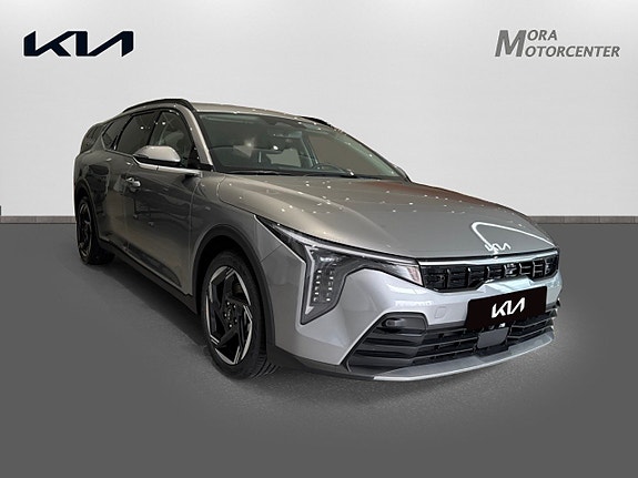 Kia K4 3 of 5