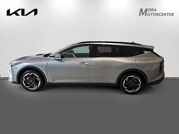 Kia K4 4 of 5