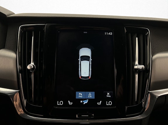 Volvo V90 Cross Country 24 of 30