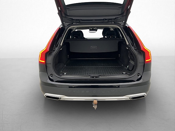 Volvo V90 Cross Country 8 of 30