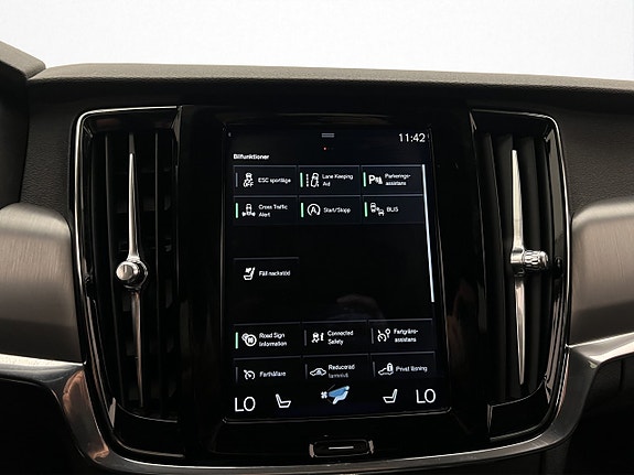 Volvo V90 Cross Country 21 of 30