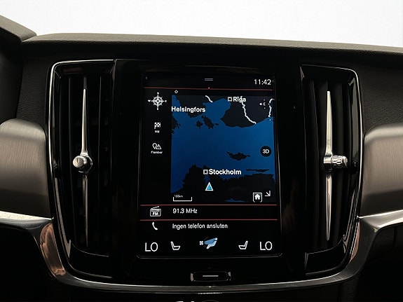 Volvo V90 Cross Country 14 of 30