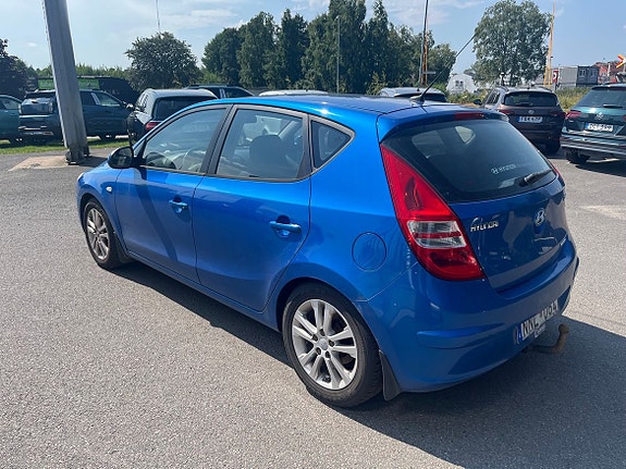 Hyundai i30 4 of 5
