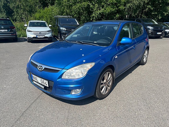 Hyundai i30 2 of 5