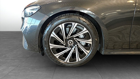 Mercedes-Benz E300 e 9 of 9