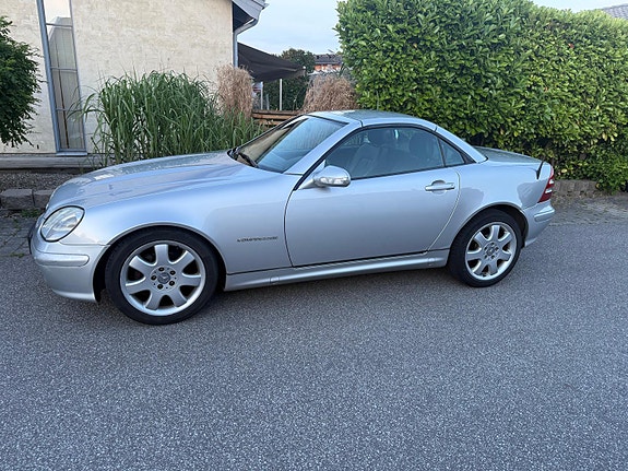 Mercedes-Benz SLK200 2 of 5